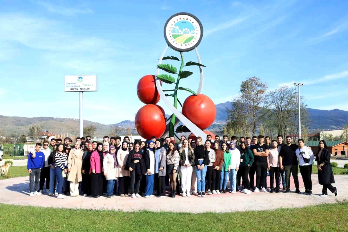 Sakarya Büyükşehir Belediyesi, SUBÜ Ziraat öğrencilerine tarımsal kalkınma projeleriyle ilham verdi