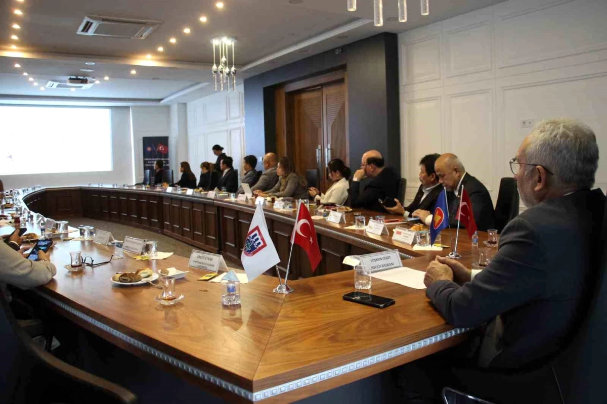Güneydoğu Asya Ülkeleri Birliği ile Türkiye Arasında İş Diyaloğu Kurulması Projesi Aydın\'da Buluştu