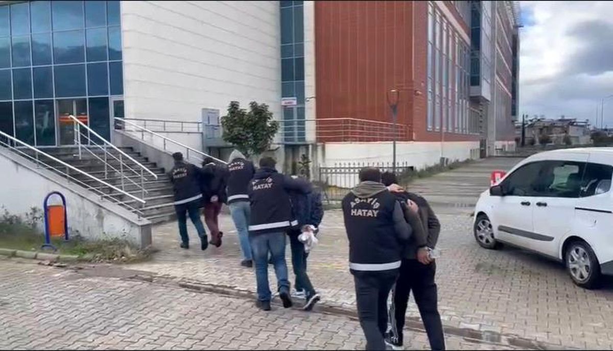 İskenderun\'da Aranan 4 Zanlı Yakalandı