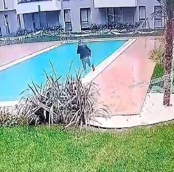 Kargo çalışanı lüks sitede havuza düştü Kargo çalışanı lüks sitede havuza düştü