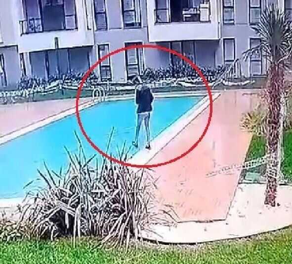 Kargo çalışanı lüks sitede havuza düştü Kargo çalışanı lüks sitede havuza düştü