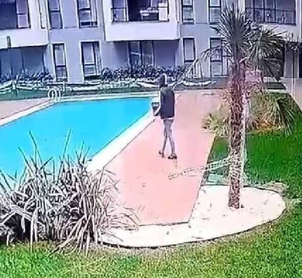 Kargo çalışanı lüks sitede havuza düştü Kargo çalışanı lüks sitede havuza düştü