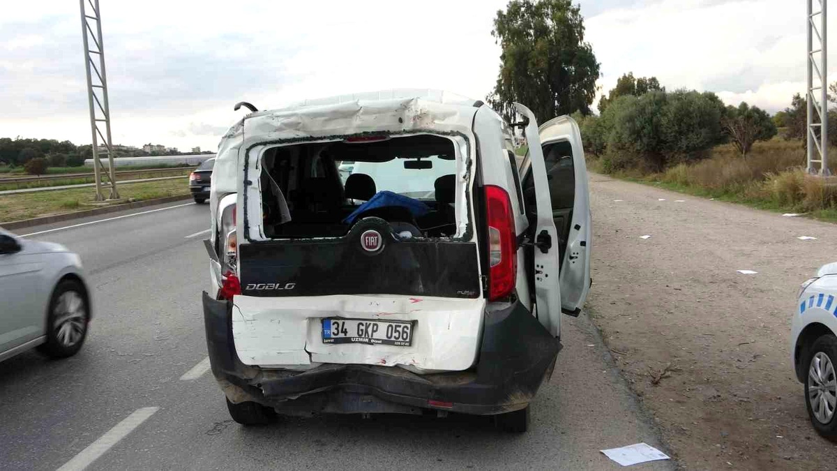 Manavgat\'ta kavşakta trafik kazası: 1 yaralı