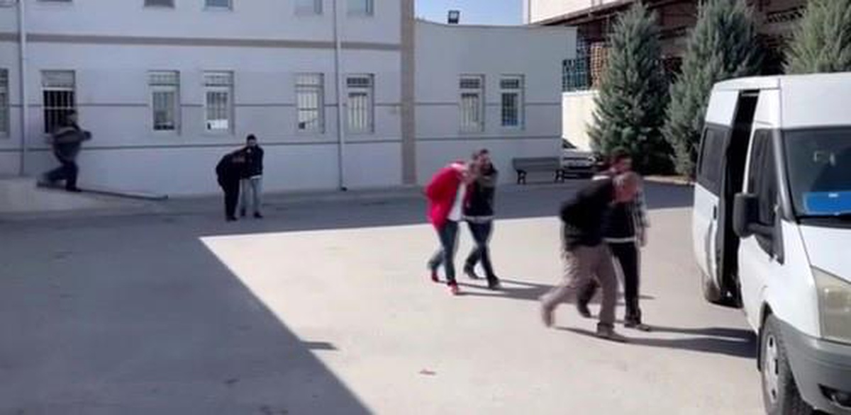 Konya\'da 24 Bin Uyuşturucu Hap Ele Geçirildi, 9 Kişi Gözaltına Alındı