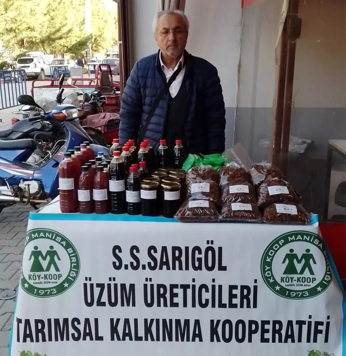 Sarıgöl Üzüm Üreticileri Kooperatifi Doğal Ürünlerini Satışa Çıkardı