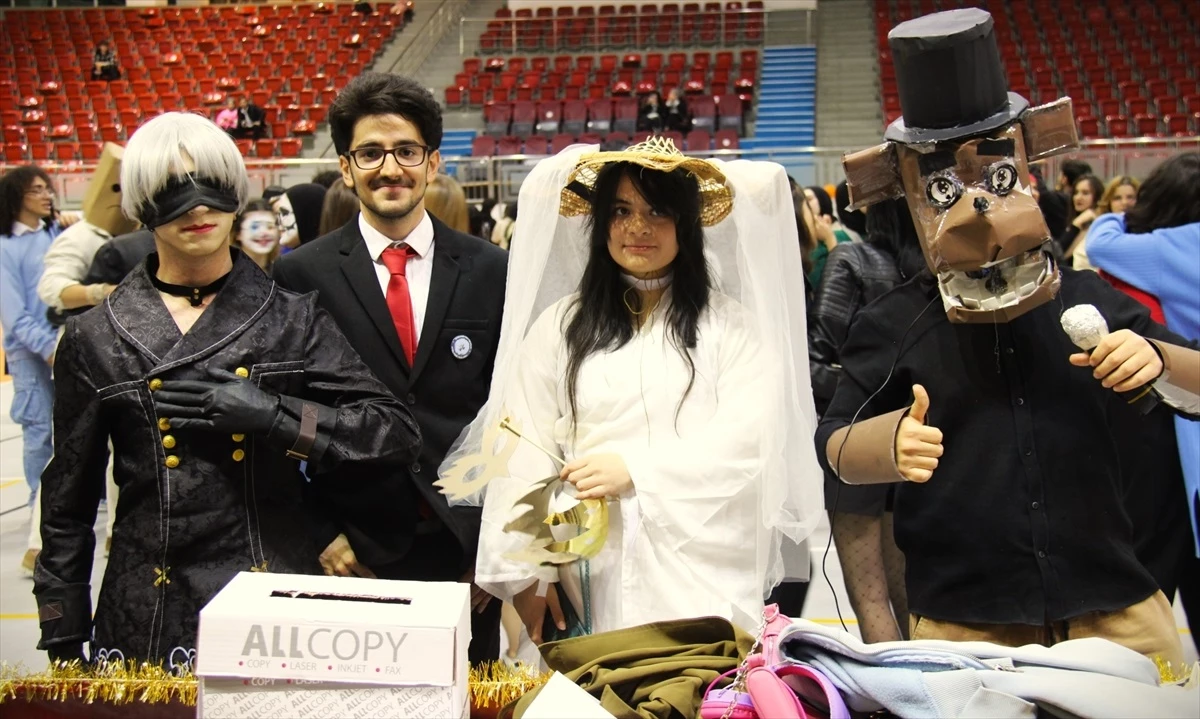 NEVÜ\'de 400 Öğrenci Kostüm Yarışmasına Katıldı
