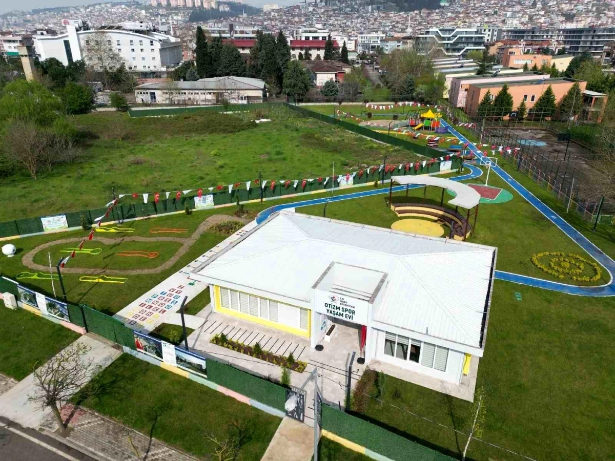 İzmit Belediyesi Otizm Spor ve Yaşam Evi\'nde Kabul Komisyonu Değerlendirmelerine Devam Ediyor