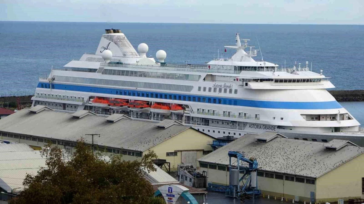 Trabzon, Rus turistleri kruvaziyer gemisiyle ağırlıyor