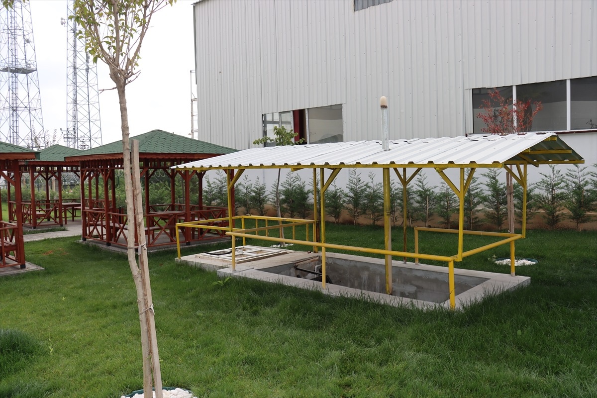 Adıyaman\'da Çevre Dostu Tekstil Fabrikası: Kendi Elektriğini Üretiyor, Yağmur Sularını Kullanıyor