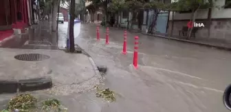 Afyonkarahisar'da sağanak yağış ve kuvvetli rüzgar