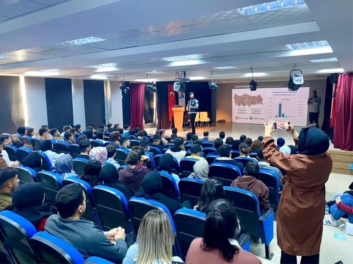 Ağrı İl Emniyet Müdürlüğü Gençleri Uyuşturucu Tehlikesinden Korumak İçin Narko Gençlik Semineri Düzenledi