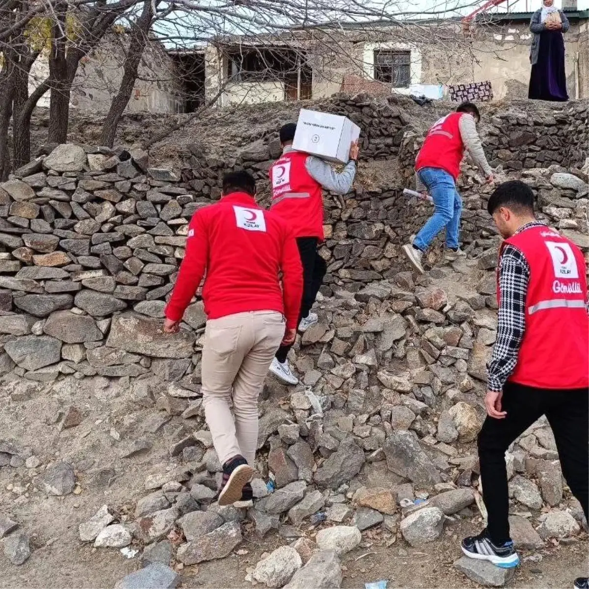 Kızılay Ağrı Şubesi İhtiyaç Sahiplerine Yardım Faaliyetlerini Sürdürüyor