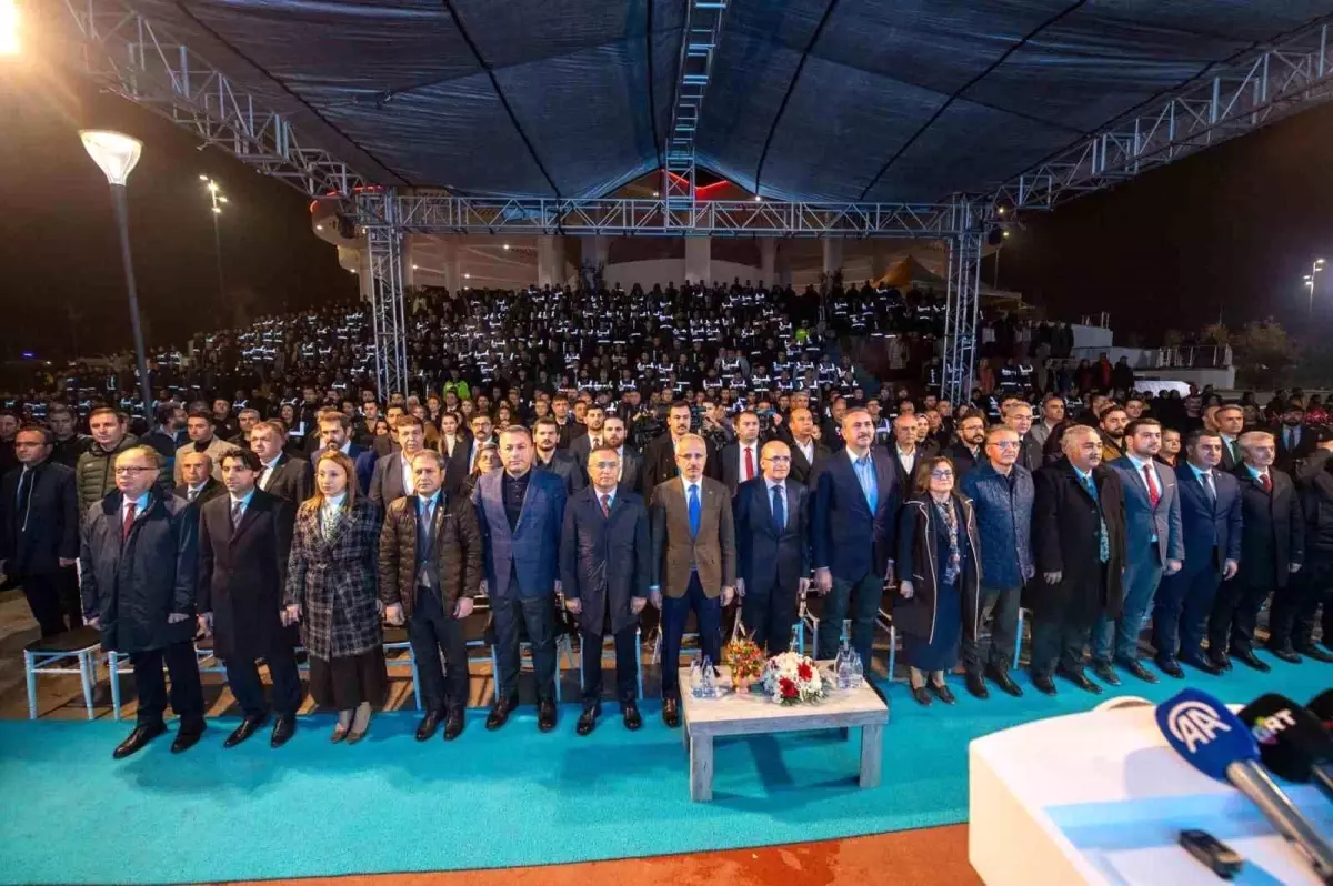 Hazine ve Maliye Bakanı Mehmet Şimşek, Gaziantep\'te emniyet personeline bisiklet dağıtım törenine katıldı