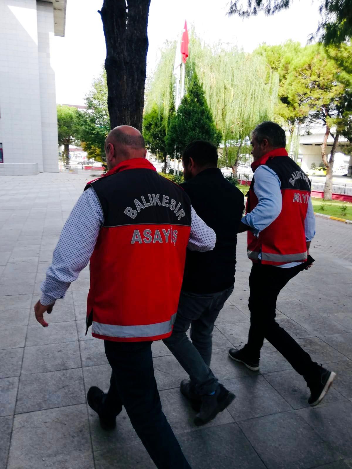Balıkesir\'de 31 suçtan aranan şahıs yakalandı