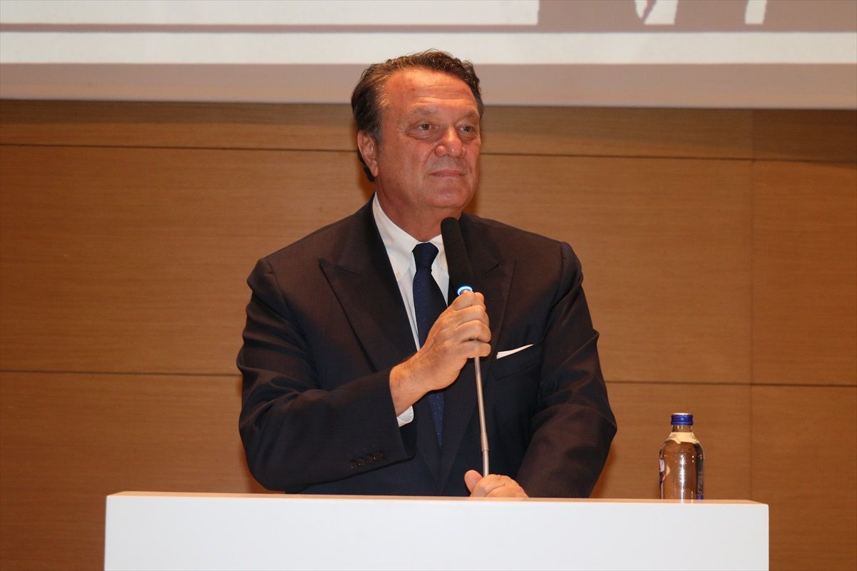 Hasan Arat: Beşiktaş\'ın yeni bir beyaz sayfa açması lazım