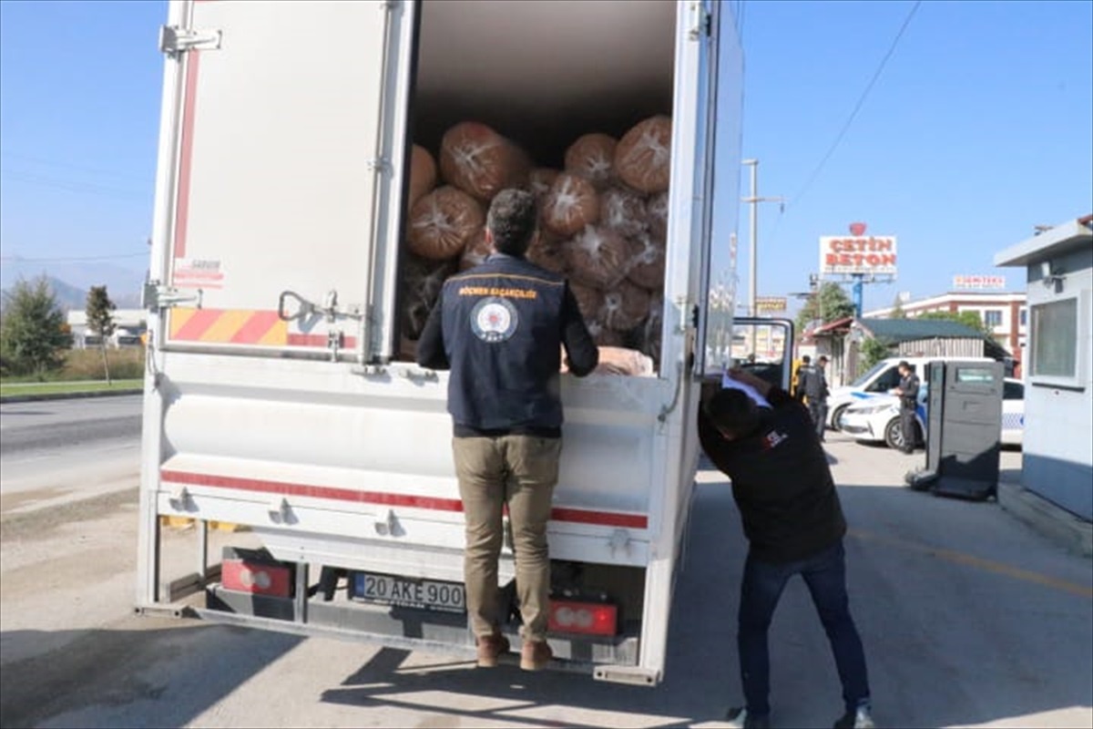 Denizli\'de 51 Yabancı Uyruklu Yasa Dışı Yolla Yakalandı