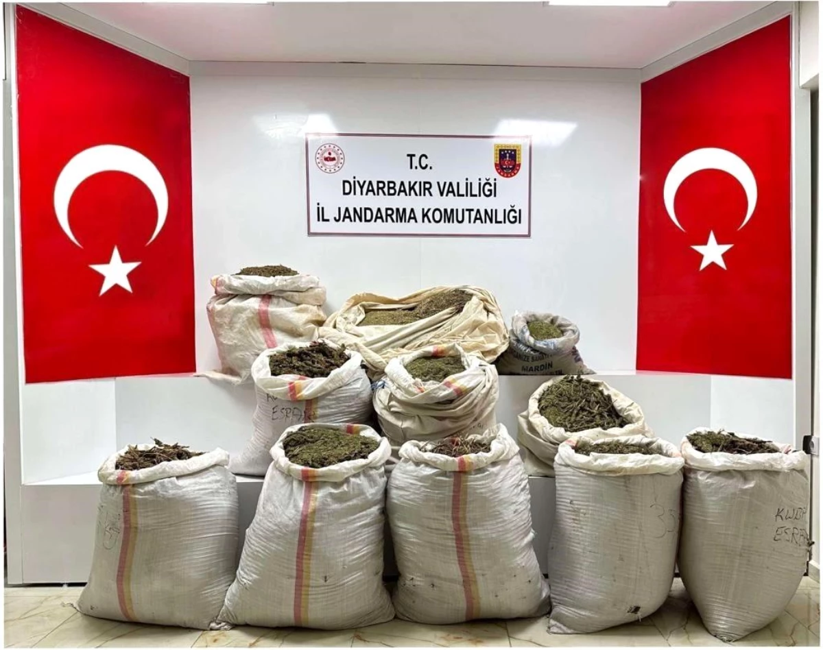 Diyarbakır Hani\'de 296 kilo uyuşturucu ele geçirildi