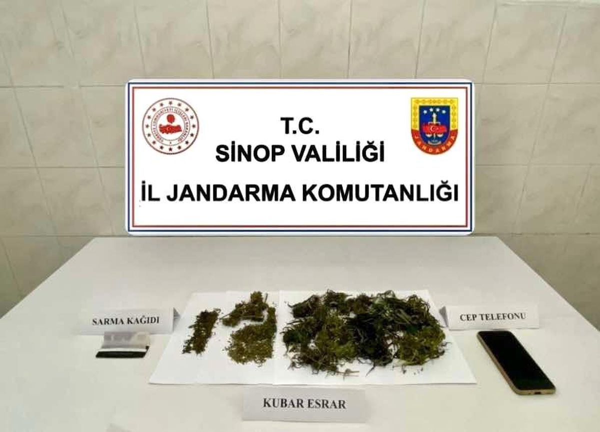 Sinop\'ta Uyuşturucu Operasyonu: 127 Gram Esrar Ele Geçirildi
