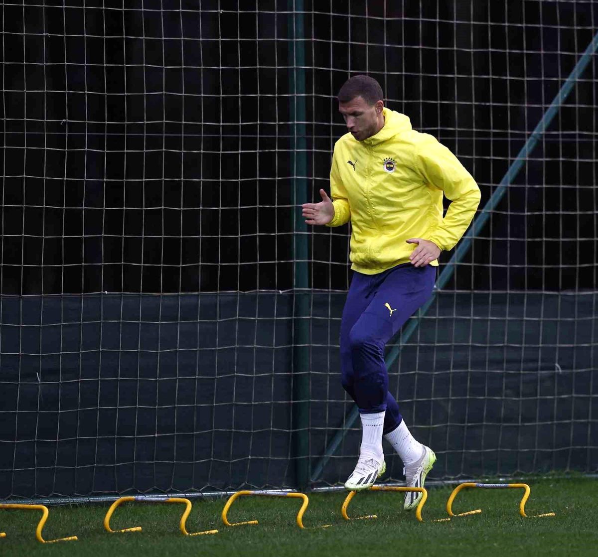 Fenerbahçe, Karagümrük maçı için hazırlıklarını sürdürüyor