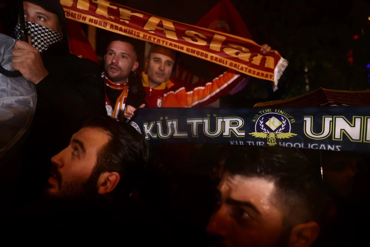 Türk Futbol Taraftar Grupları İsrail\'i Protesto Etti