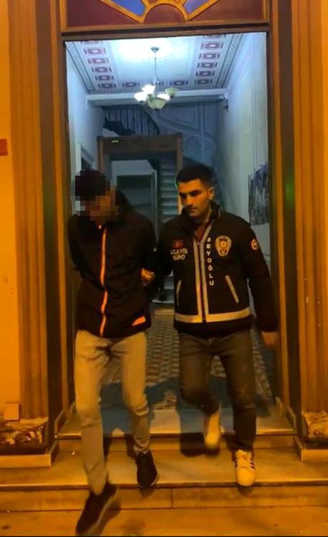 Sipariş kalemiyle adam öldürdü! Akılalmaz cinayet kamerada Sipariş kalemiyle adam öldürdü! Akılalmaz cinayet kamerada