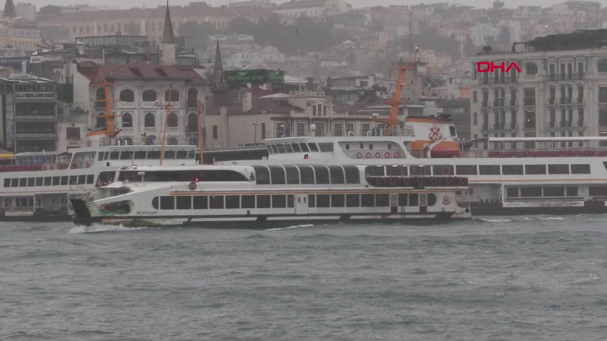 İstanbul\'da Deniz Seferlerinde İptaller Yaşanıyor