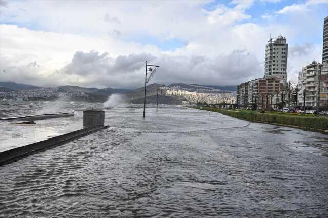 Meteoroloji uyarmıştı: Şiddetli yağış birçok kenti esir aldı