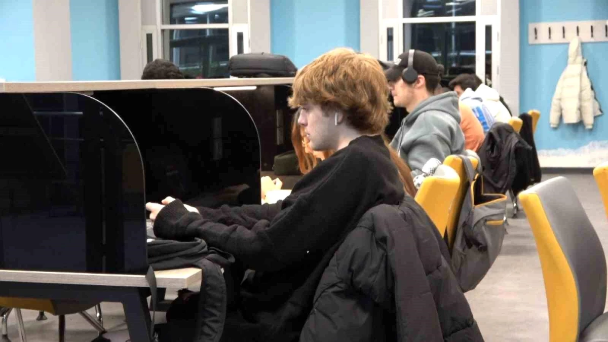 Üniversite öğrencileri vize haftasında kütüphanelerde yoğunluk yaşadı