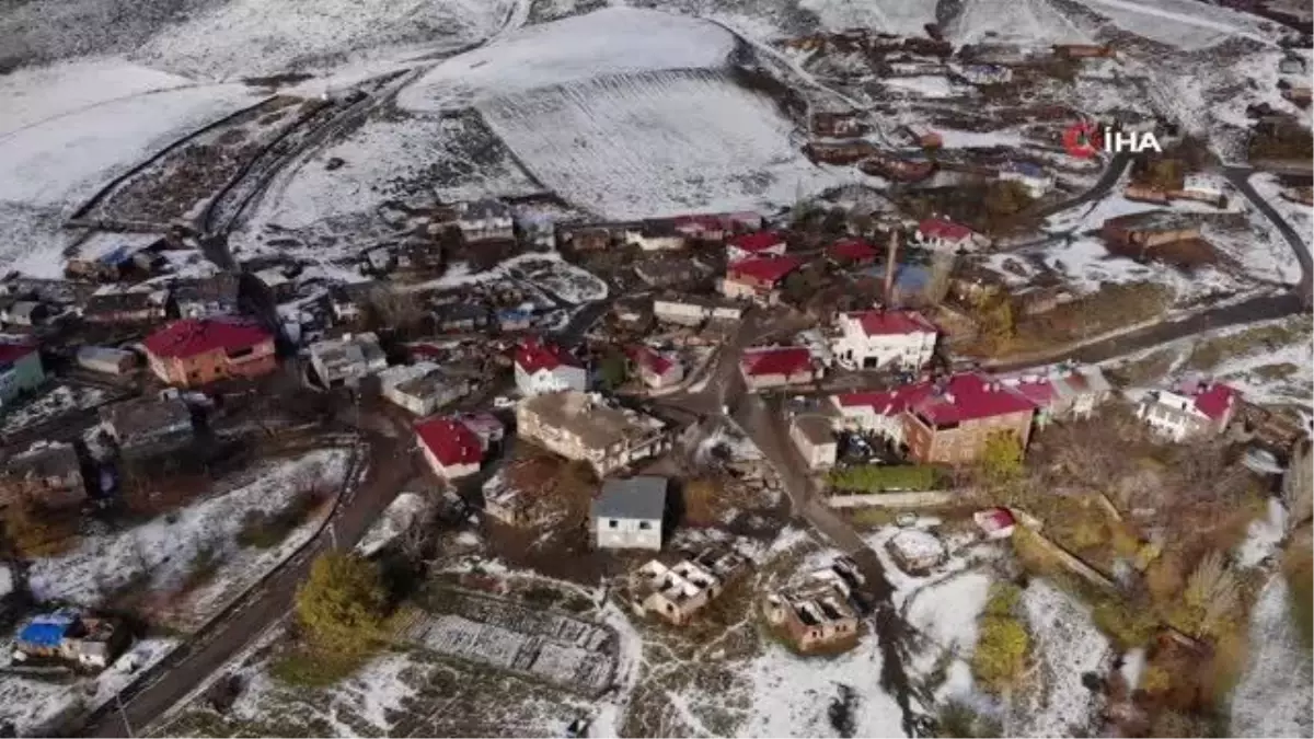 Tatvan\'da köyler beyaza büründü