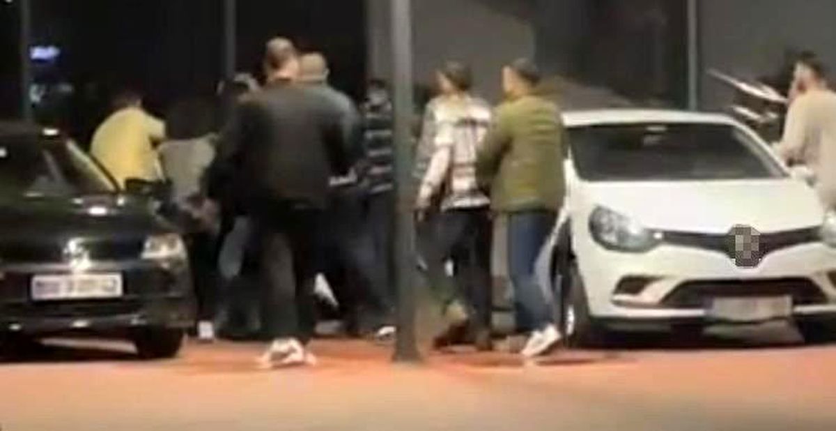 Bolu\'da Kalabalık Gruplar Arasında Kavga Çıktı