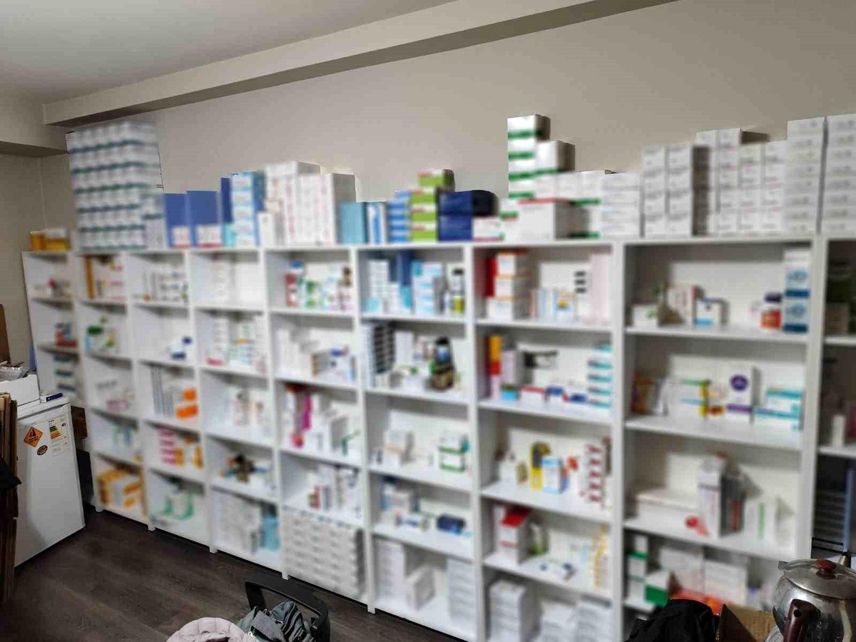 Zeytinburnu\'nda Yasa Dışı Yollarla Getirilen İlaçlara Operasyon