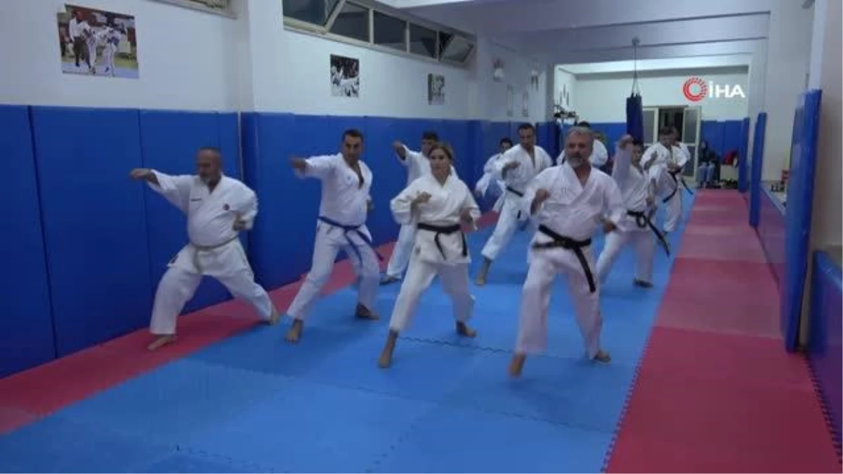 Manavgat\'ta Karate Sporunun Temellerini Atan Hasan Tüfekçi\'nin İlk Öğrencileri Yeniden Bir Araya Geldi