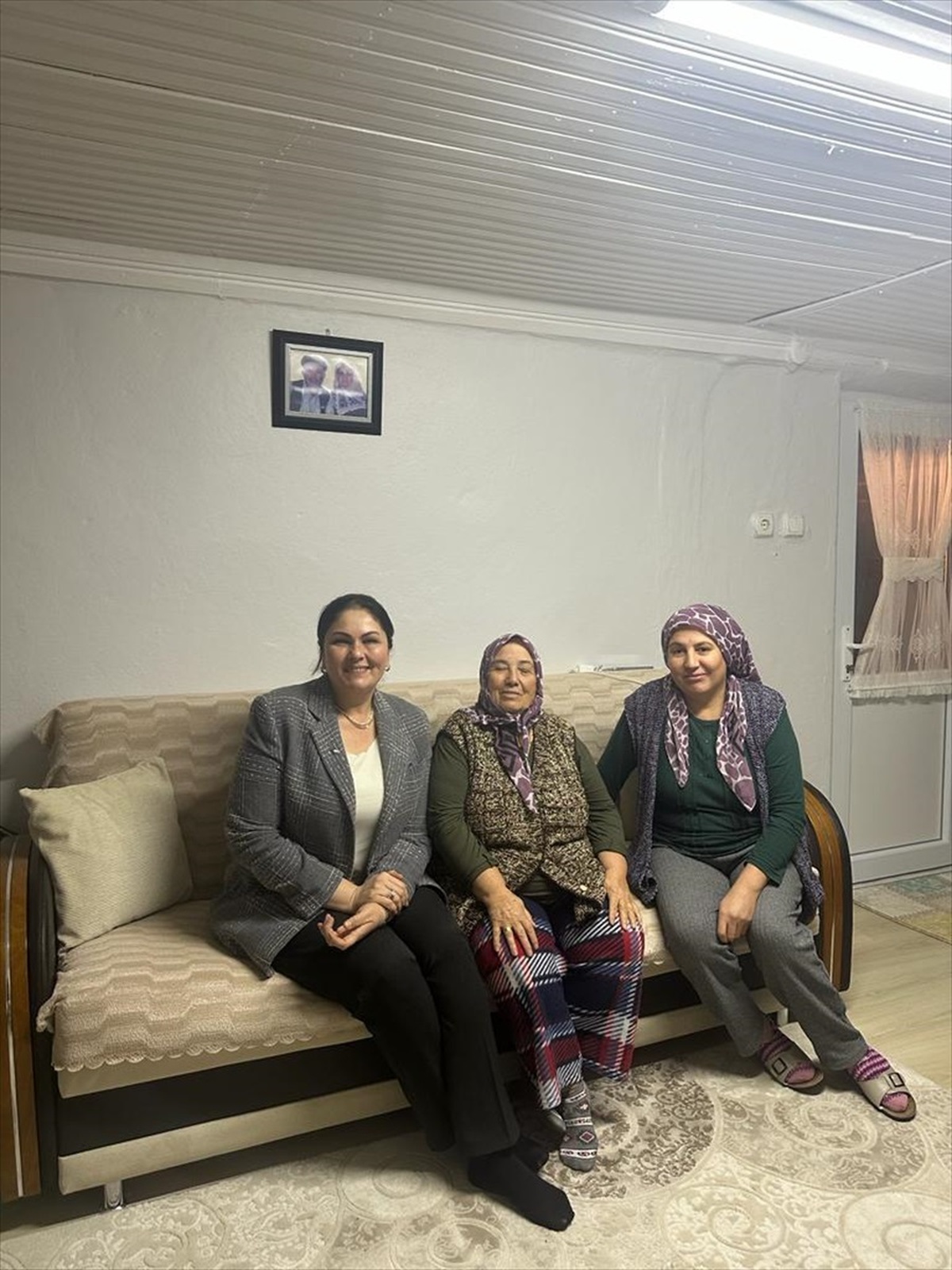 AK Parti Edirne İl Başkanı Belgin İba, ev ziyaretlerine devam ediyor