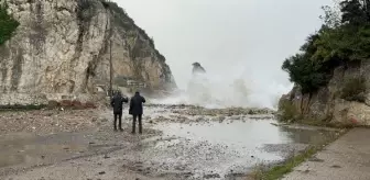 Amasra'da Fırtına: Balıkçı Tekneleri Limana Çekildi