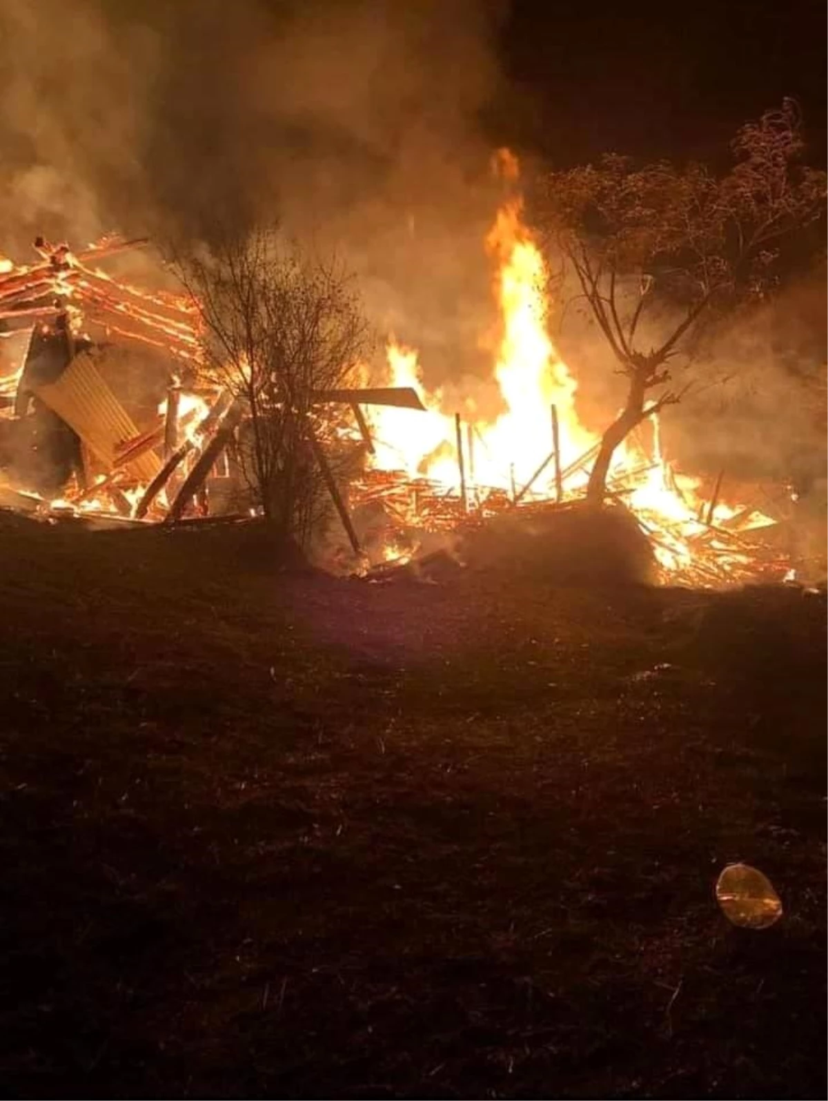 Ankara\'da çıkan yangında 2 kişi hayatını kaybetti