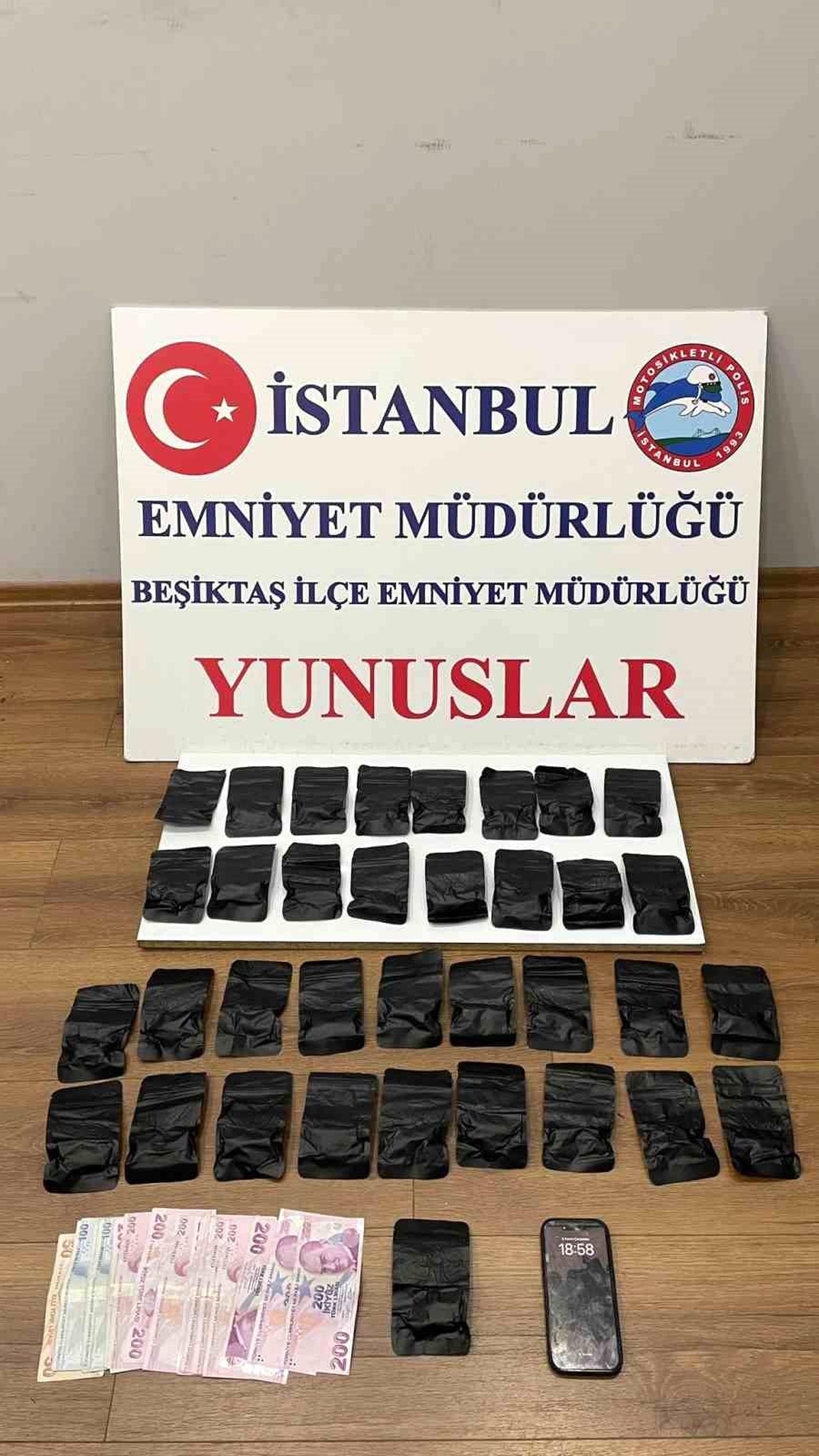 Beşiktaş Polisi Motosiklette Esrar Düzenekleri Buldu