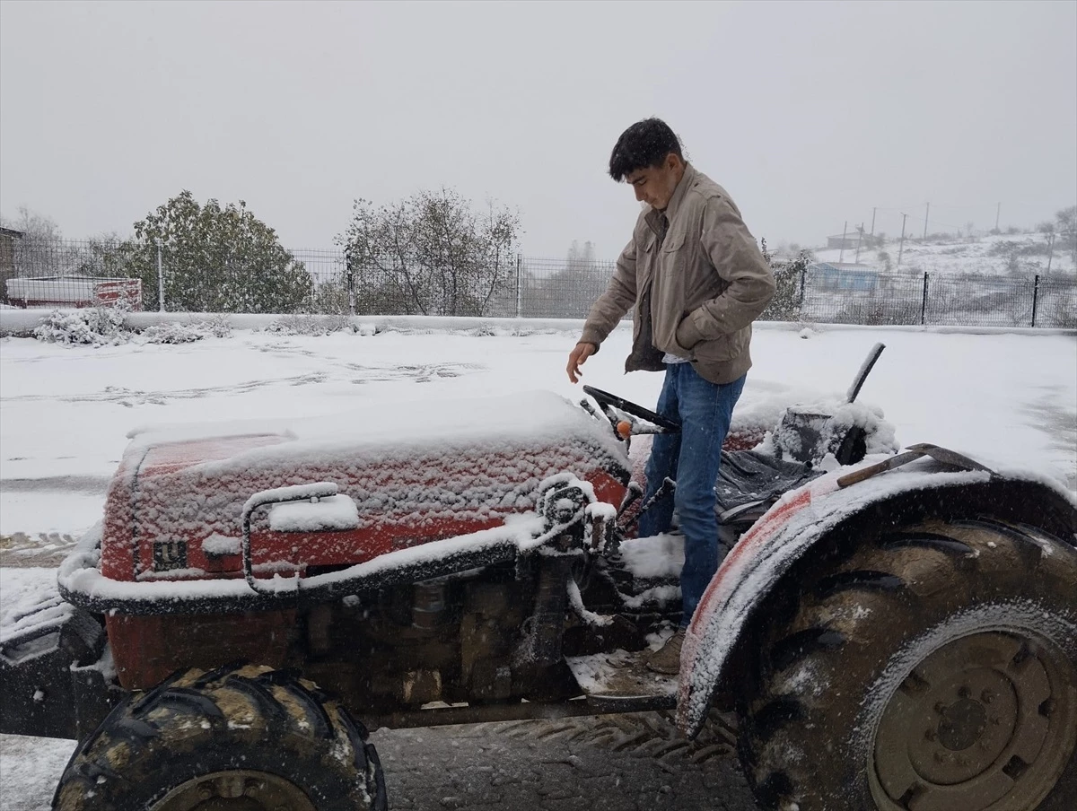 Bilecik\'in Osmaneli ilçesinde kar yağışı etkili oldu