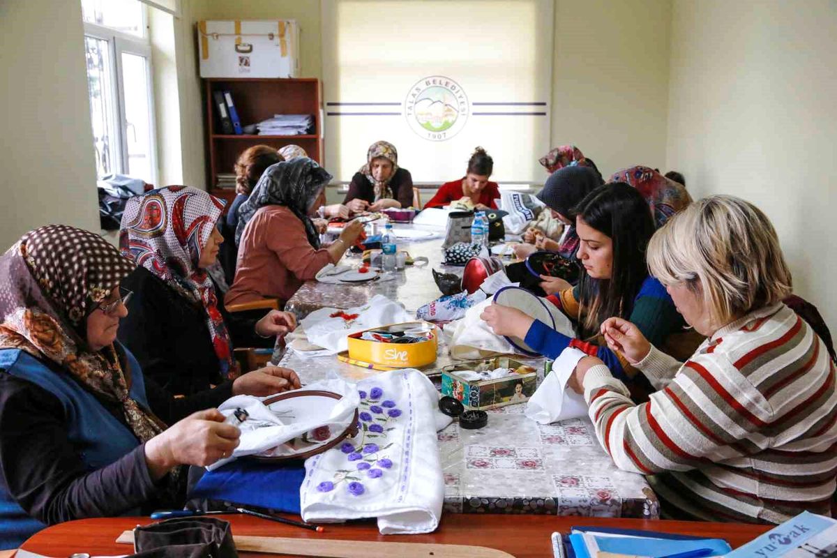 Talas Belediyesi, Kadın Girişimcilerin Gelişimine Destek Veriyor