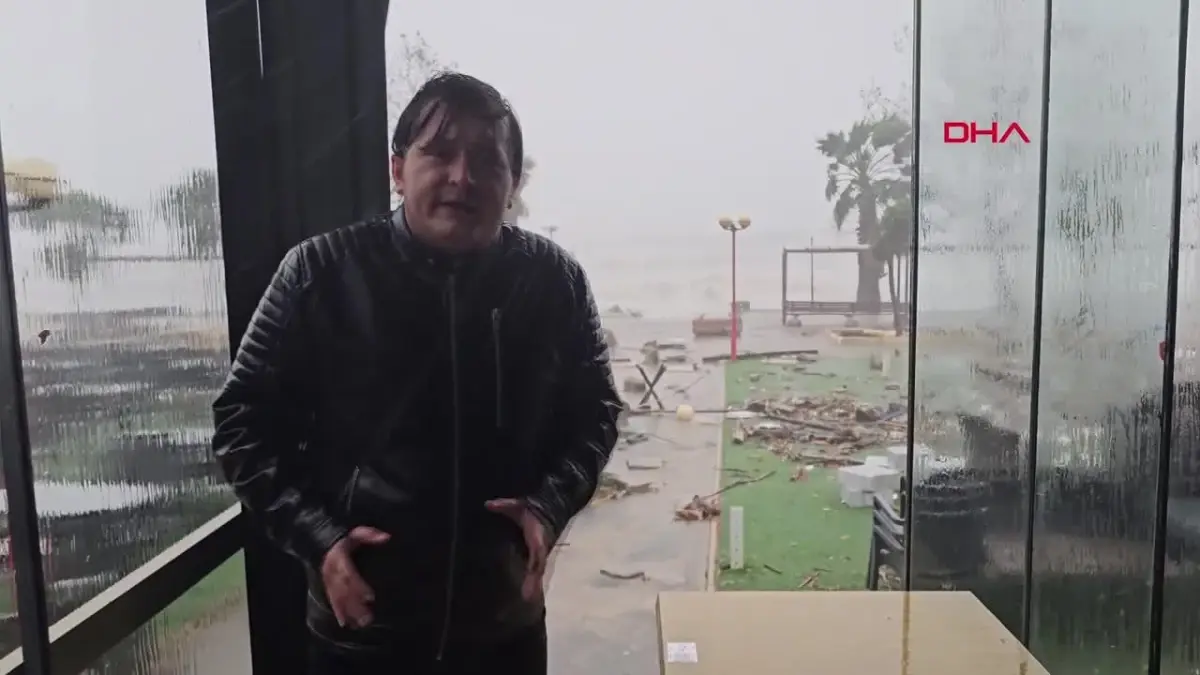 Zonguldak\'ta Şiddetli Fırtına: Kuru Yük Gemisi Kayıp, Okullar Tatil Edildi