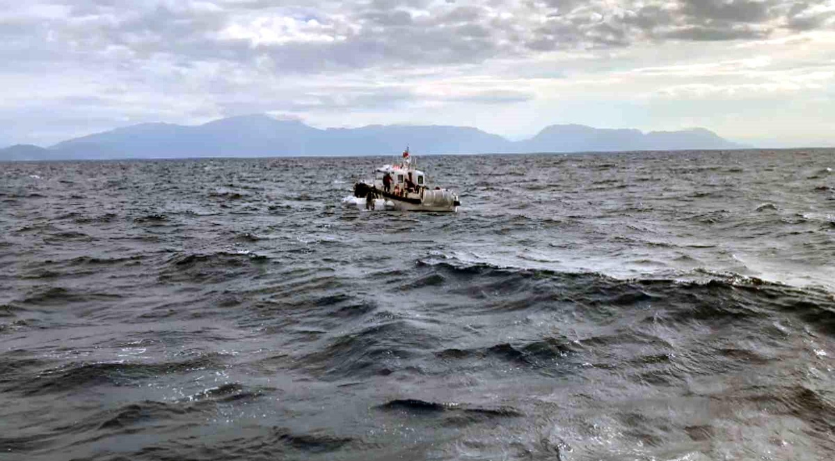 Muğla\'da Yunanistan Sahil Güvenlik Unsurları Tarafından Geri İtildi, 66 Düzensiz Göçmen Kurtarıldı