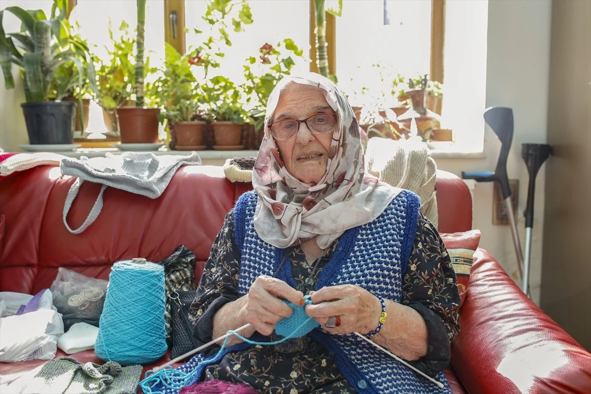 81 yaşındaki Cavide Zerey\'in Darülaceze\'deki Huzurlu Yaşamı