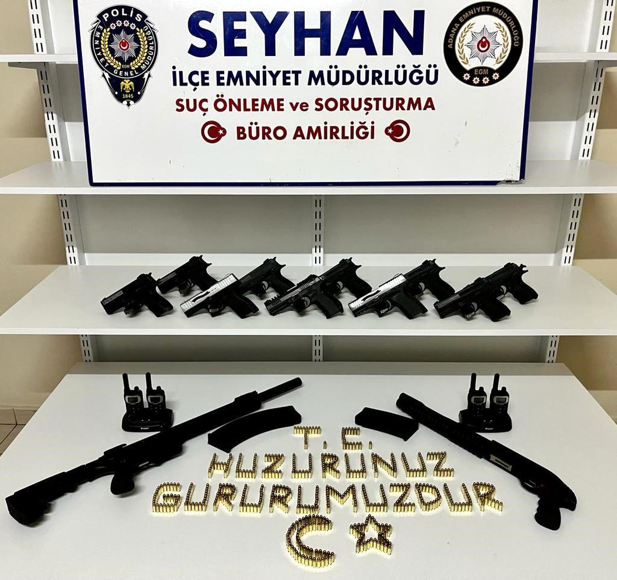 Adana\'da Polis Operasyonunda 12 Ruhsatsız Silah Ele Geçirildi