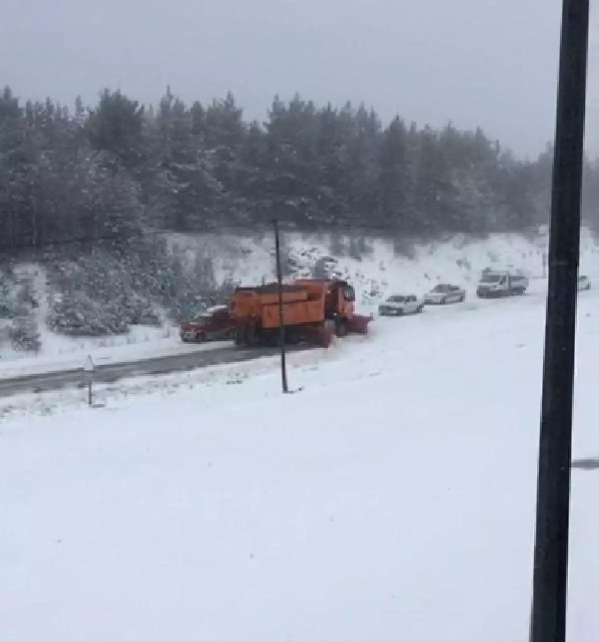 Sivas'ta Geminbeli Geçidi Karla Kaplandı