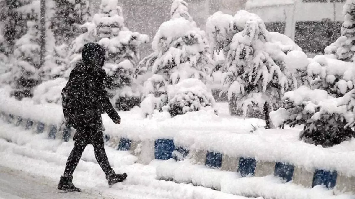 Olumsuz hava şartları eğitimi vurdu: Birçok il ve ilçede okullar tatil edildi