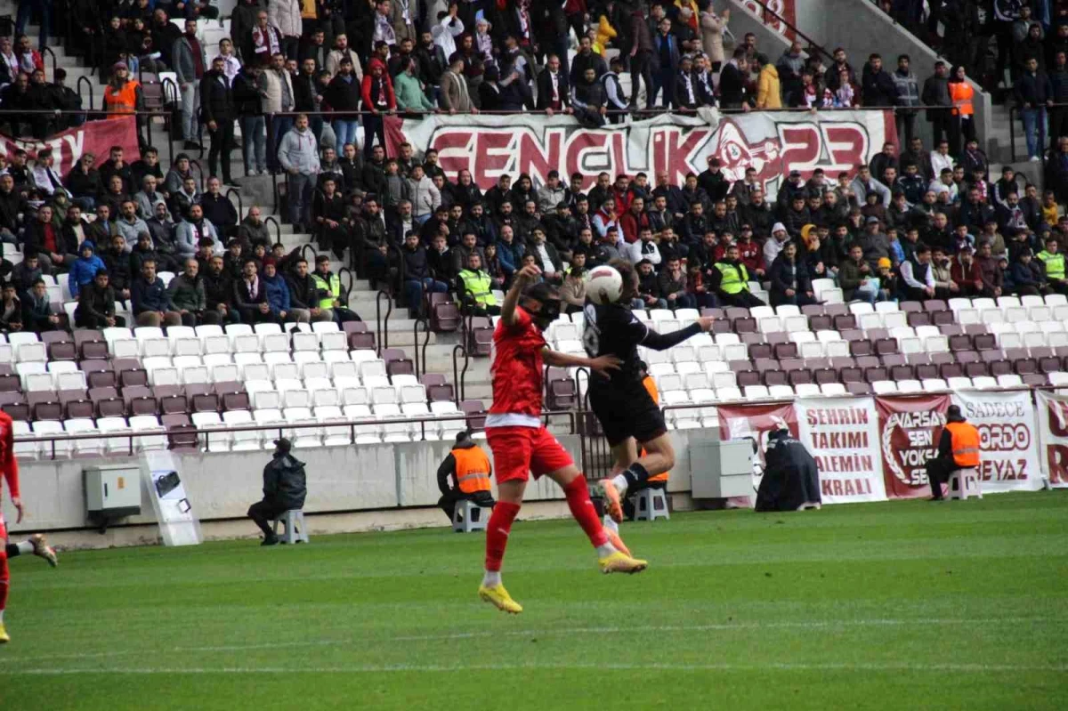 Elazığspor, Efeler 09 SFK\'yı 1-0 yenerek galibiyetini sürdürdü