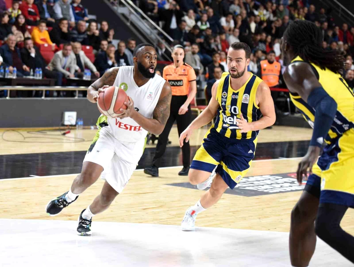 Fenerbahçe Beko, Manisa Büyükşehir Belediyespor\'u mağlup etti