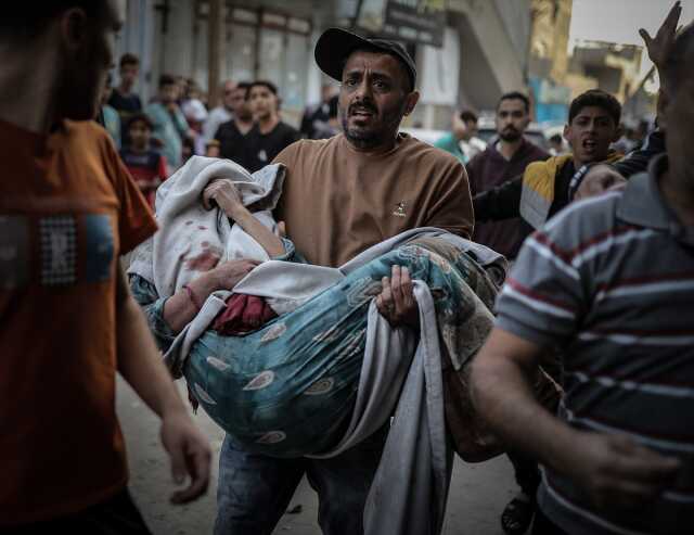 Yemen'deki Husiler İsrailli bir şirketin ortağı olduğu gemiyi ele geçirdi Yemen'deki Husiler İsrailli bir şirketin ortağı olduğu gemiyi ele geçirdi