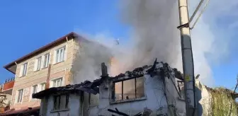 Edirne'de Metruk Bina Yangını