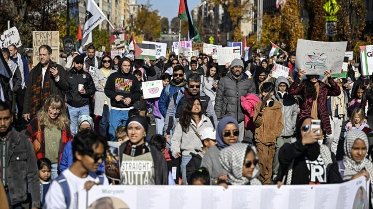 Gazze\'deki çocuklar için sokaklara inen yüzlerce Amerikalı, Beyaz Saray\'a yürüdü