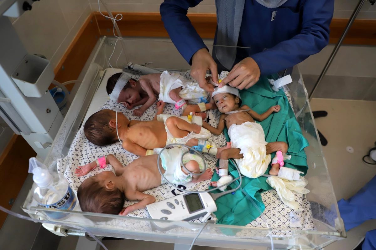 Gazze\'deki Şifa Hastanesi\'ndeki Prematüre Bebekler Tahliye Edildi